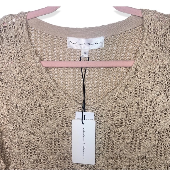 CHELSEA & THEODORE Cream Open Knit V Neck Sweater M NWT - Picture 3 of 5